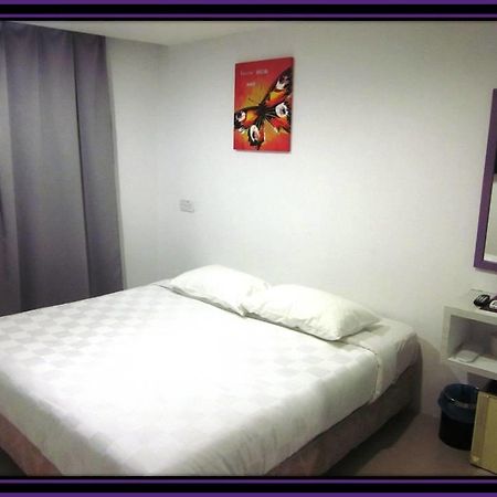 Lavender Hotel Teluk Intan Exterior foto